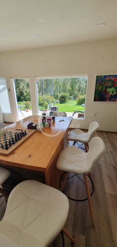 Casa En Venta De 2 Dorm. En Puerto Varas