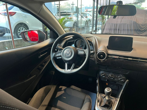 Imagen 13 de 20 de Mazda 2 Sport Tuoring 2023