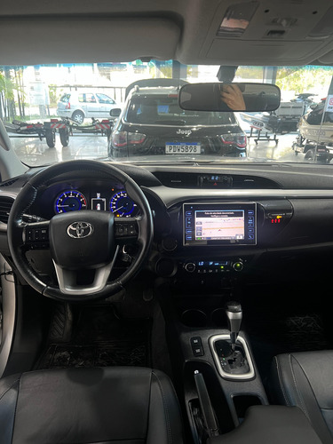 Toyota Hilux 2.7 Srv Cab. Dupla 4x2 Flex Aut. 4p