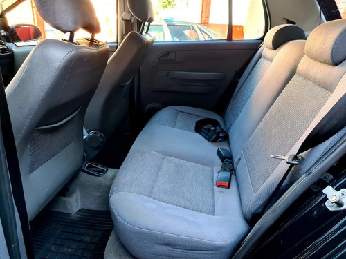 Volkswagen Fox Plus 1.6 Preto 2007