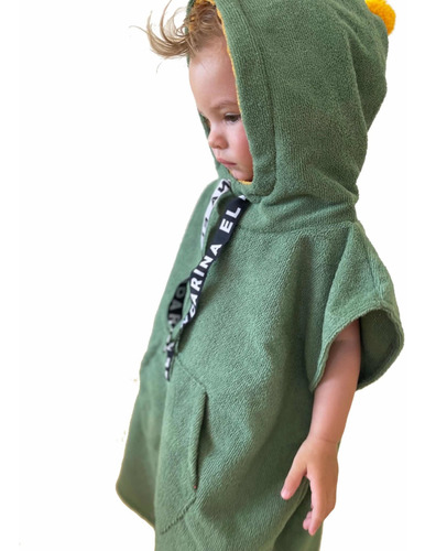 Imagen 3 de 4 de Poncho Toalla 4 A 6 Años Verde Musgo C/ Mostaza