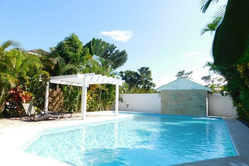 Imagen 1 de 11 de Venta, Villa De 3 Habitaciones Con Piscina En Las Terrenas, Samaná