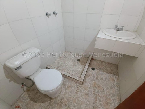 Mayra Lara Rah Alquila Amplia Y Bella Casa Amoblada En Cabudare, Villas Tabure , 4 Habitaciones, 3 Baños, 3 P/e, Parque Infantil, Vig Privada, Cerca De La Ribereña