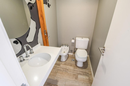 Departamento De 2 Dormitorios En Venta - Duplex - Tierra Nueva - Fisherton