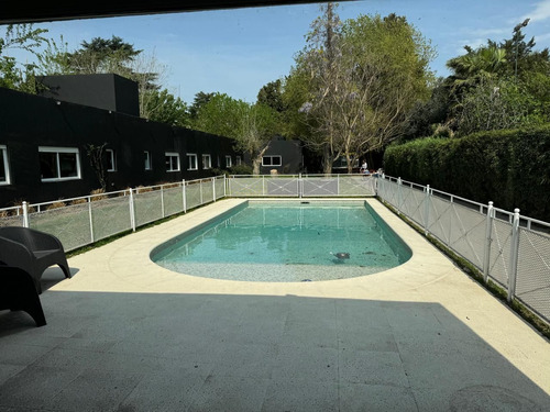 Venta De Casa 5 Amb. Parque, Pileta , Parque Lelor, Ituzaing