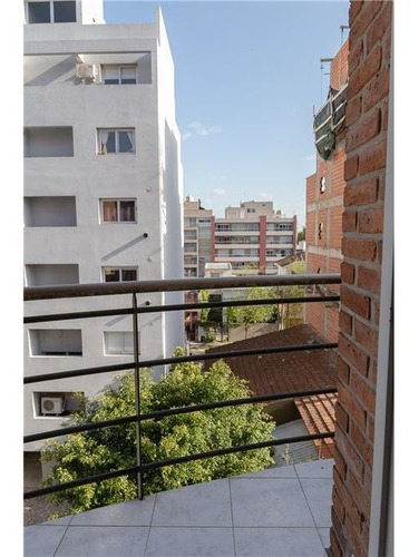 Monoambiente Dividido Castelar Con 2 Balcones