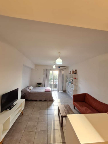 Venta De Departamento Monoambiente Con Balcón En Villa Urquiza