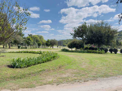 Terreno En Venta Club De Campo Las Cañadas 1264 M2