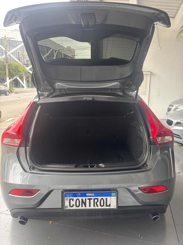 Volvo V40 2.0 T4 Momentum Drive-e 5p