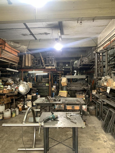 Establecimiento Industrial De 855 M2 Cubiertos Aproximados, Villa Ballester