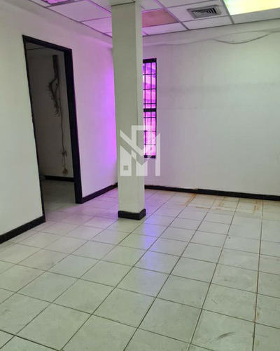 Local En Alquiler Y Venta, Centro Comercial Cristal, Puerto Ordaz.