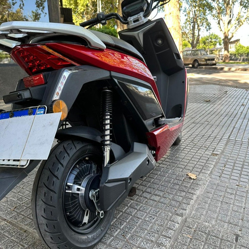 Imagen 11 de 13 de Motos Eléctricas Gilera Eg-ii + Baúl Eg2 Scooter Usada