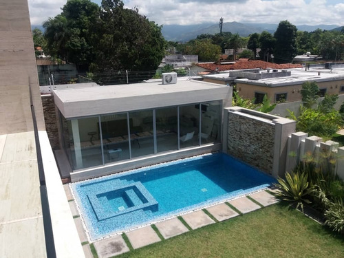 Imagen 27 de 27 de Adriana Atienzo Vende | Moderna Casa En Urb. Guaparo (foc-559)