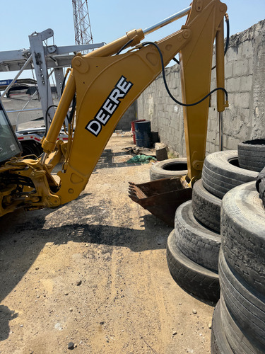 Vendo Retroexcavadora John Deere 2006