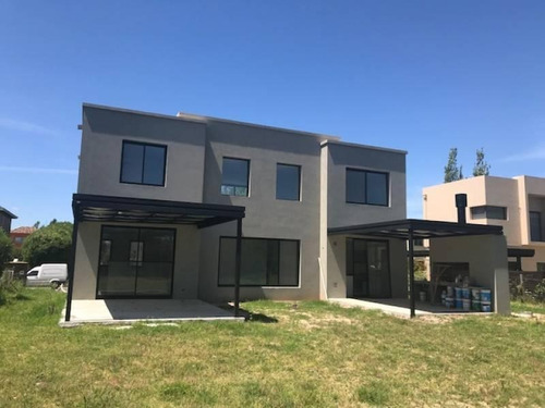 Imagen 3 de 9 de Casa En Venta En Barrio Santa Catalina - Villanueva Maroto Propiedades