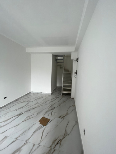 En Venta Unico Local De 3x6 En Edif. Ubicado En Centro Comercial Lanus .o. (229)