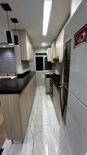 Apartamento 2 Dormitórios Com Móveis Planejados