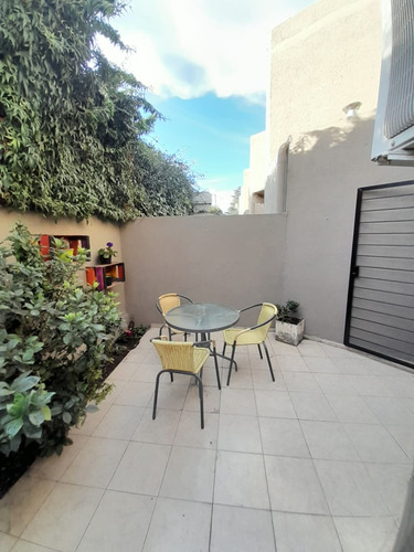Hermoso Duplex , 2 Dormitorios , Cochera , Pileta , Quincho