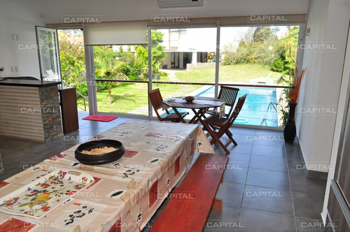 Espectacular Casa En Playa Mansa 3 Dormitorios A 150 Metros Del Mar-ref:28522