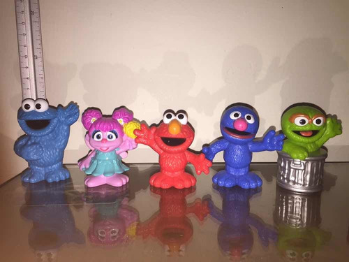 Plaza Sesamo / Lote De 5 Figuras / Come Galletas Elmo (Usado)