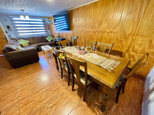 Casa En Venta De 7 Dorm. En Quilpué