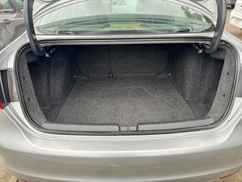 Volkswagen Jetta 2.5 Style Active Mt