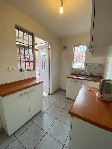 Casa De 2 Pisos 3d Y 2 Baños En Excelente Estado