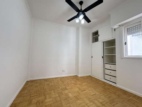 Departamento De 3 Ambientes Sobre Avellaneda En Floresta