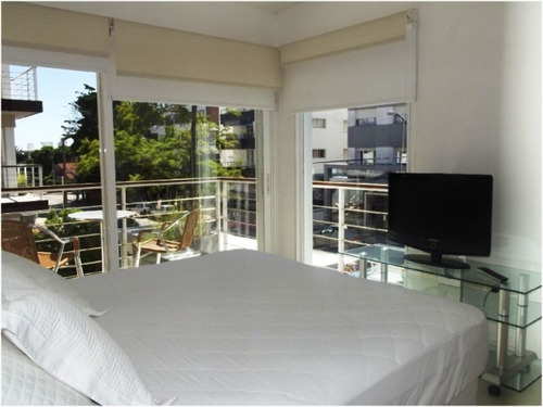 Apartamento En Venta De 3 Dormitorios En Peninsula