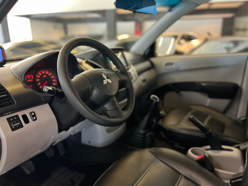 Mitsubishi L200 Triton GL 3.2 CD TB Int. Dies. Mec.