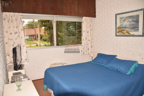 Casa En Mansa, 3 Dormitorios *- Ref: 3935
