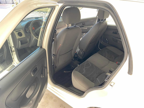 Imagen 10 de 10 de Fiat Palio 2014 1.4 Fire Pack Seg. Confort