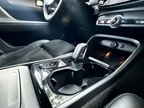 Volvo XC40 2.0 T5 Awd R-design