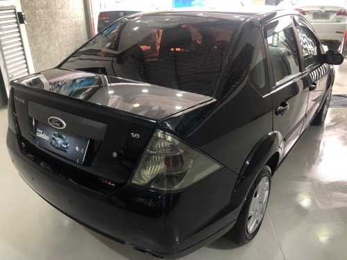 Imagem 2 de 15 de Ford Fiesta Sedan 1.6 8v **** Impecável ****