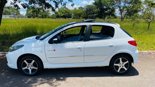 Peugeot 207 1.6 16v Quiksilver Flex 5p