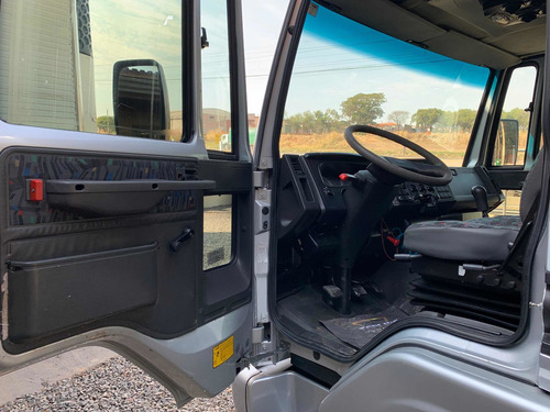 Imagem 10 de 11 de Ford Cargo 816 S