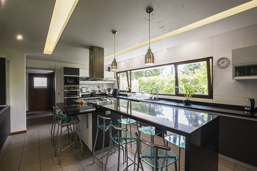 Venta De Casa Mediterránea En Bosques De Montemar