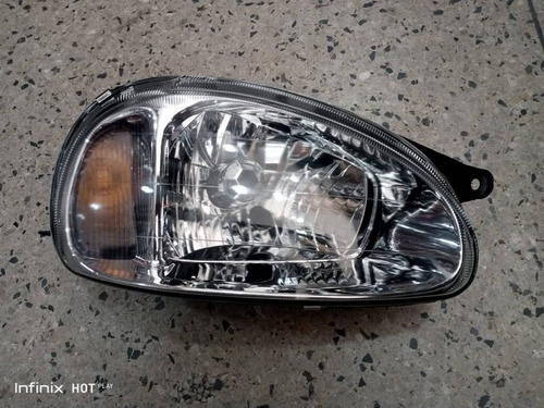 Faros Derecho Chevrolet Corsa (cristal Con Cocuyo Amarillo)