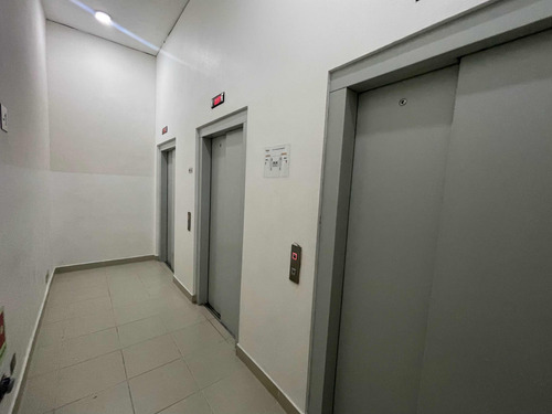 Dpto Como Nuevo, 2 D Y 2 B, 2 Bod + Estac, Metro Ñuble Norte
