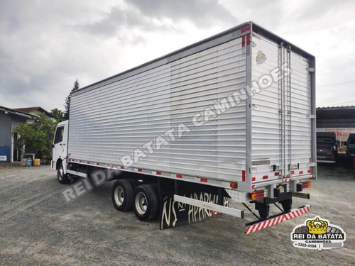 Imagem 5 de 15 de Agrale 9200 Mwm Truck 6x2 Cabine Leito Baú Refrigerado