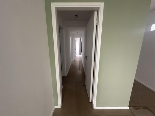 Semipiso Con Cochera En Venta - 2 Dormitorios