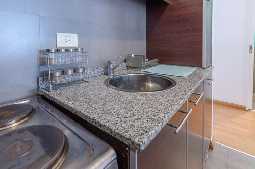 Alquiler 2 Ambientes Piso Alto Recoleta Frente