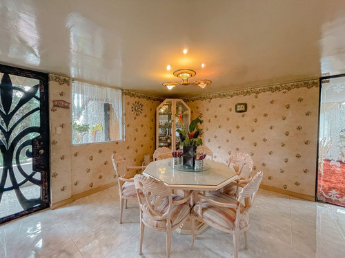 Venta De Casa En Villa Satelite La Calera