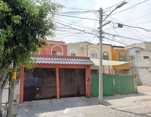 Casa En Recuperacion En La Colonia Residencial Tecnologico Gto. Sh05