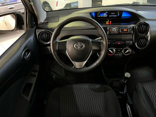 Toyota Etios 1.3 X 16V FLEX 4P MANUAL