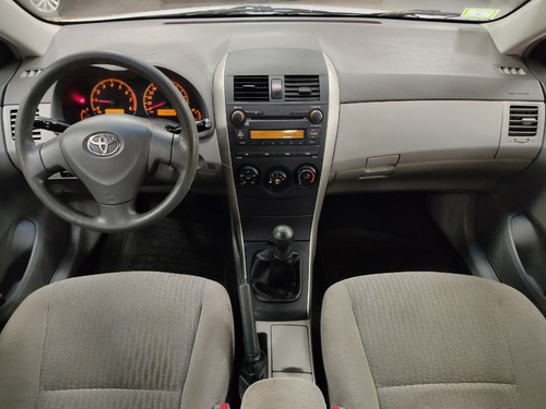 Imagen 9 de 15 de Toyota Corolla Xli 1.8 2011
