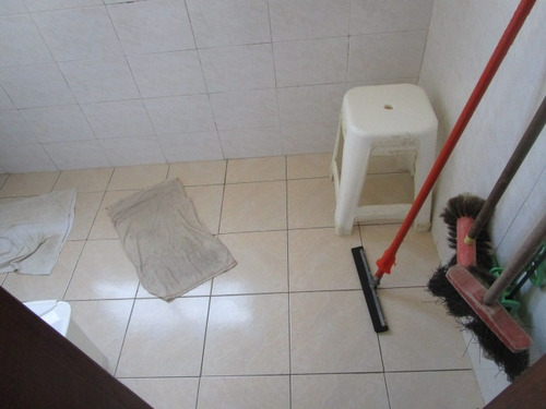 Aluga-se Apartamento De 1 Dormitório. Próximo À Praia!!