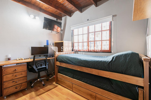 Venta Triplex 5 Ambientes Con Patio Y Cochera En Castelar.