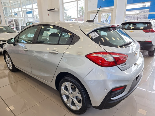 Imagen 4 de 14 de Cruze 5p 1.4t Lt .gl