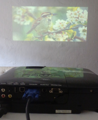 Projetor Epson Powerlite S12+ 2800lm + Controle Preto (Usado)